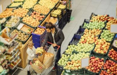 全球与国内前十大连锁超市及日用百货销售格局